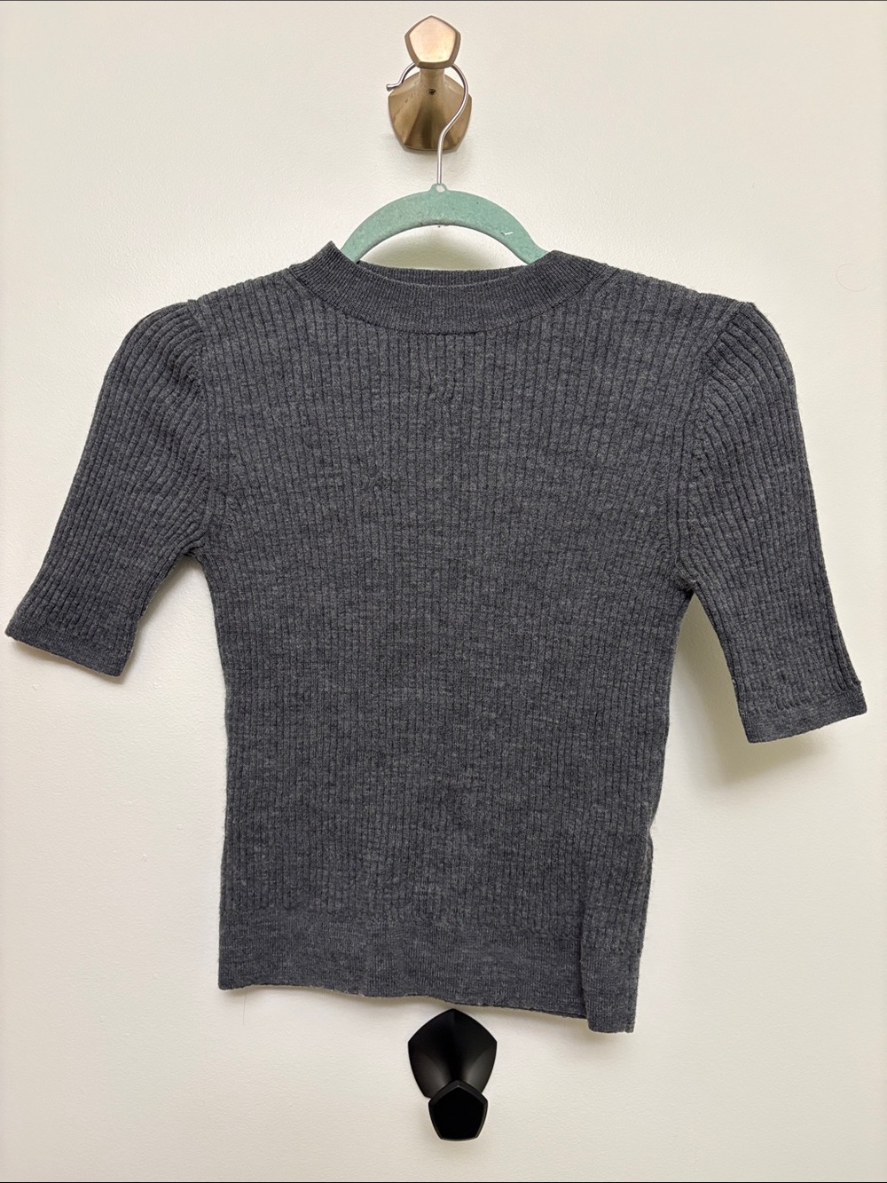 Uniqlo Heather Gray Ribbed Wool Sweater Half-Sleeve Sweater